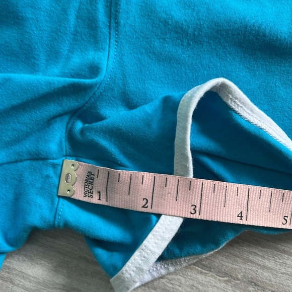 Light blue hot shorts 3” Reebok size medium - Picture 9 of 11